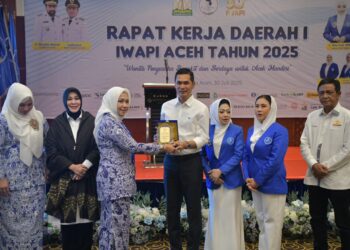 Plt. Sekda Aceh, M. Nasir membuka Rapat Kerja Daerah I Iwapi Aceh Tahun 2025 di Hermes Palace Hotel, Rabu, 30/07/2025.