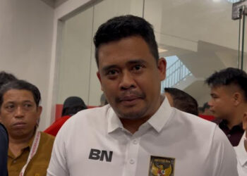 GubsuBobbyNasutionketikadiwawancaraiawakmediadiStadionjpg KETIKKABARcom Keberanian KPK Jerat Bobby Nasution Kembali Ditagih