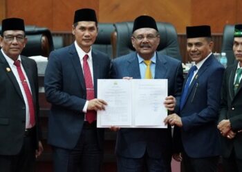 Dewan Perwakilan Rakyat Aceh (DPRA) bersama Pemerintah Aceh menyepakati Rancangan Qanun Pertanggungjawaban Pelaksanaan APBA Tahun Anggaran 2024 dalam Rapat Paripurna di Gedung Utama DPRA, Kamis (31/7/2025) FOTO/HumasDPRA