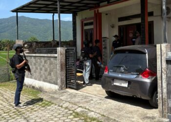 Ⓒ Hak cipta foto di atas dikembalikan sesungguhnya kepada pemilik foto