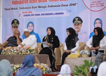 Bunda PAUD Aceh Besar Hj. Rita Mayasari membuka lomba anak PAUD pada peringatan HAN ke-41 tahun 2025, di Gedung Dekranasda Aceh Besar, Kecamatan Ingin Jaya, Kamis (7/8/2025). FOTO/PROKOPIM ACEH BESAR