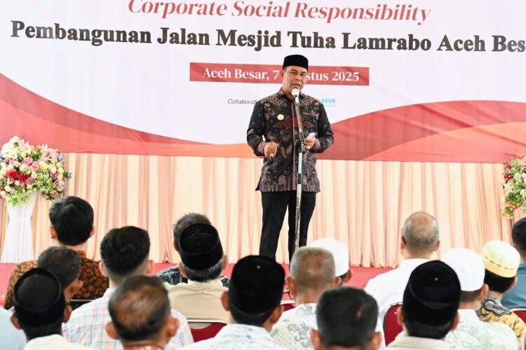 Bupati Aceh Besar H Syech Muharram Idris memberi sambutan pada acara Launching Program Pembangunan Jalan Masjid Tuha Gampong Lamrabo Kecamatan Kuta Baro Aceh Besar Kamis 07082025 FOTOMC ACEH BESAR KETIKKABARcom Bupati Aceh Besar H Syech Muharram Idris memberi sambutan pada acara Launching Program Pembangunan Jalan Masjid Tuha Gampong Lamrabo Kecamatan Kuta Baro Aceh Besar Kamis 07082025 FOTOMC ACEH BESAR