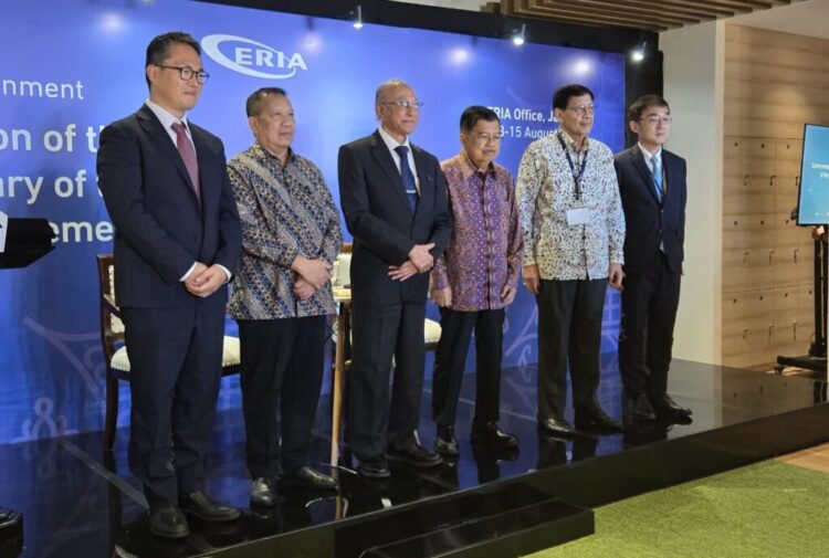 Wali Nanggroe Aceh Paduka Yang Mulia Tgk Malik Mahmud Al Haythar menjadi pembicara pada kegiatan Commemoration of the 20th Anniversary of the Aceh Peace Agreement sesi bertajuk Refleksi dari Kepemimpinan Aceh dalam Proses Perundingan Rabu 13 Agustus 2025 di Jakarta KETIKKABARcom Wali Nanggroe Aceh Paduka Yang Mulia Tgk Malik Mahmud Al Haythar menjadi pembicara pada kegiatan Commemoration of the 20th Anniversary of the Aceh Peace Agreement sesi bertajuk Refleksi dari Kepemimpinan Aceh dalam Proses Perundingan Rabu 13 Agustus 2025 di Jakarta