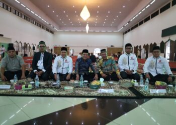 Wakil Gubernur Aceh, Fadhullah, SE, menghadiri peringatan Maulid Nabi Besar Muhammad SAW yang diselenggarakan Ikatan Keluarga Nagan Raya (IKNR) Jakarta di Asrama Haji Pondok Gede, Sabtu (20/9/2025).