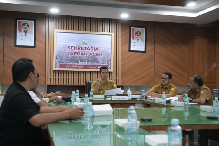 Sekretaris Daerah Aceh MNasir rapat terkait penanganan dan penetapan sumur minyak masyarakat dengan Pemerintah Kupaten Bireun Aceh UtaraAceh Timur dan Aceh Tamiang secara zoom di ruang rapat Sekda Banda Aceh 2292025 KETIKKABARcom Sekretaris Daerah Aceh MNasir rapat terkait penanganan dan penetapan sumur minyak masyarakat dengan Pemerintah Kupaten Bireun Aceh UtaraAceh Timur dan Aceh Tamiang secara zoom di ruang rapat Sekda Banda Aceh 2292025