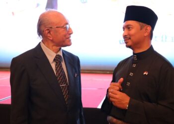 Wali Nanggroe berbincang-bincang dengan En. Shahril Nizam Abdul Malek, Konsul Jeneral Malaysia di Medan