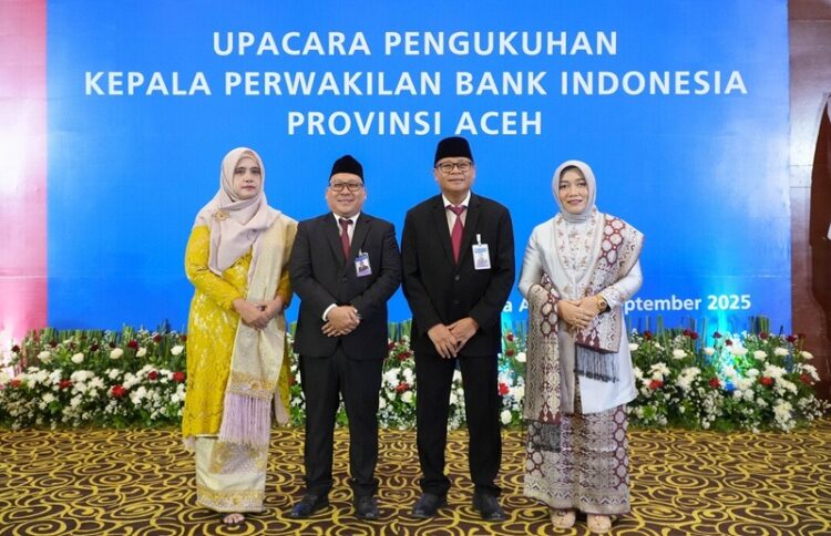 Agus Chusaini Kiri Kepala Perwakilan Bank Indonesia Provinsi Aceh dan Rony Widijarto Kanan Ⓒ Hak cipta foto di atas dikembalikan sesungguhnya kepada pemilik foto KETIKKABARcom Agus Chusaini Kiri Kepala Perwakilan Bank Indonesia Provinsi Aceh dan Rony Widijarto Kanan Ⓒ Hak cipta foto di atas dikembalikan sesungguhnya kepada pemilik foto