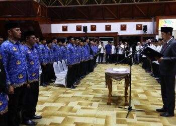 Sekretaris Daerah Aceh, M. Nasir, S.IP., MPA, melantik 290 pejabat eselon III dan IV di lingkungan Pemerintah Aceh, yang berlangsung di Anjong Mon Mata, Komplek Meuligoe Gubernur Aceh, Jumat (26/9/2025).
