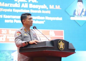 Kapolda Aceh, Irjen Pol Marzuki Ali Basyah saat memberi Kuliah Umum di Gedung Dayan Dawod, Universitas Syiah Kuala (USK), Banda Aceh, Selasa (30/9/2025).