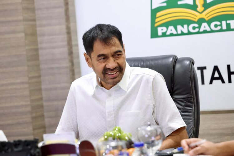 Gubernur Aceh Muzakir Manaf memimpin rapat koordinasi bersama Forkopimda Aceh terkait penertiban tambang ilegal di Aceh di Ruang Rapat Pendopo Gubernur Aceh Selasa 3092025 KETIKKABARcom Gubernur Aceh Muzakir Manaf memimpin rapat koordinasi bersama Forkopimda Aceh terkait penertiban tambang ilegal di Aceh di Ruang Rapat Pendopo Gubernur Aceh Selasa 3092025