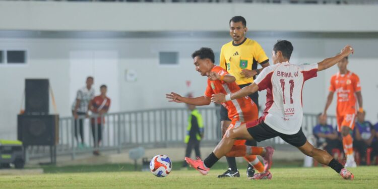 Persiraja Banda Aceh menjamu Garudayaksa FC dalam laga lanjutan Pegadaian Championship di Stadion H Dimurthala Lampineung Banda Aceh Minggu malam Tuan rumah ditahan imbang 1 1 5102025 FOTOMO Persiraja