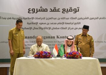 Sekda Aceh M.Nasir menghadiri dan menyaksikan langsung penandatanganan akad pembangunan Gedung Lembaga Pendidikan Bahasa Arab Khadim al-Haramain al-Syarifain Raja Abdullah bin Abdulaziz, Senin (6/10) di Hotel Ayani, Banda Aceh.