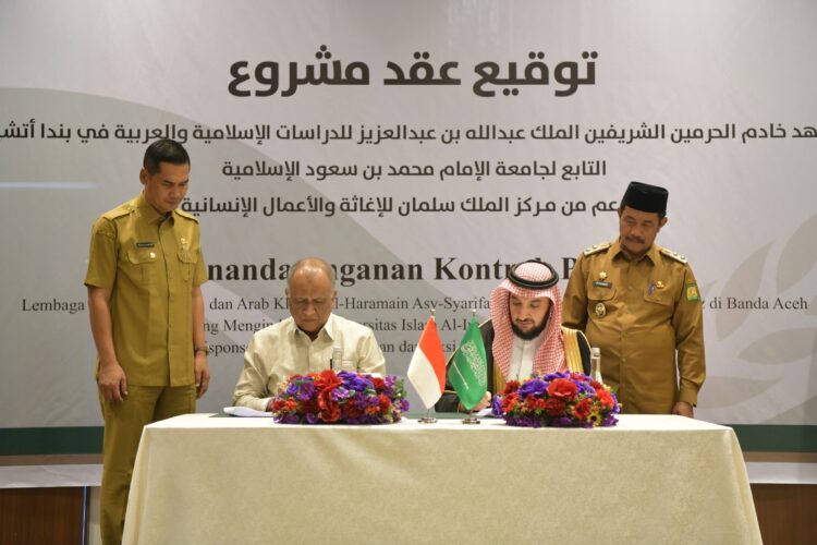 Sekda Aceh MNasir menghadiri dan menyaksikan langsung penandatanganan akad pembangunan Gedung Lembaga Pendidikan Bahasa Arab Khadim alHaramain alSyarifain Raja Abdullah bin Abdulaziz Senin 610 di Hotel Ayani Banda Aceh KETIKKABARcom Sekda Aceh MNasir menghadiri dan menyaksikan langsung penandatanganan akad pembangunan Gedung Lembaga Pendidikan Bahasa Arab Khadim al Haramain al Syarifain Raja Abdullah bin Abdulaziz Senin 610 di Hotel Ayani Banda Aceh