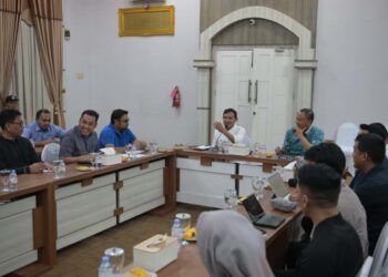 Wakil Gubernur Aceh Fadhlullah saat menerima kunjungan peserta Diklat BIN di Aula Rumah Dinas Wakil Gubernur Aceh Selasa 7102025 malamFoto Humas KETIKKABARcom Wakil Gubernur Aceh Fadhlullah saat menerima kunjungan peserta Diklat BIN di Aula Rumah Dinas Wakil Gubernur Aceh Selasa 7102025 malamFoto Humas