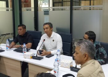 Bupati Aceh Besar melaksanakan rapat terkait pemanfaatan panas bumi di Seulawah di Kementerian Energi dan Sumber Daya Mineral (ESDM) Jakarta, Kamis (09/10/2025). FOTO/DOK PEMKAB ACEH BESAR