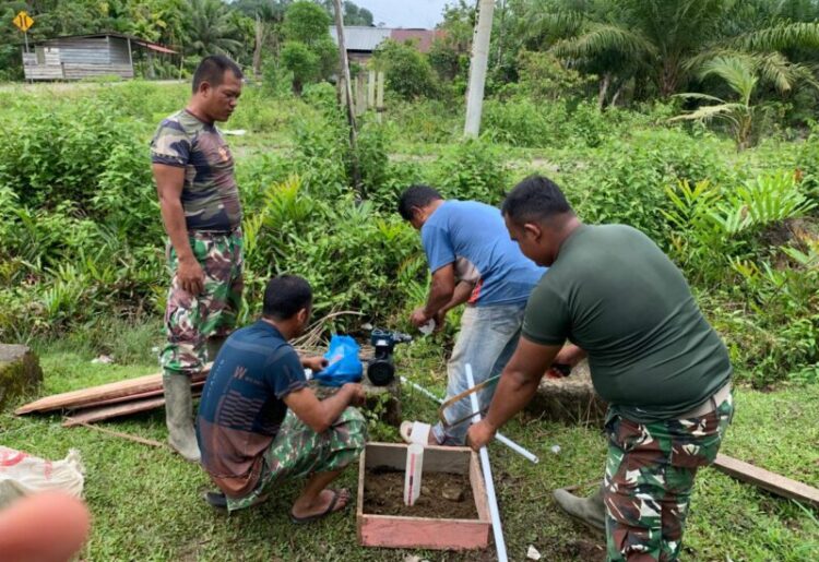 Prajurit Kodam IM melaksanakan program unggulan TNI Angkatan Darat TNI AD bertajuk TNI AD Manunggal Air pada Senin 20102025 KETIKKABARcom Prajurit Kodam IM melaksanakan program unggulan TNI Angkatan Darat TNI AD bertajuk TNI AD Manunggal Air pada Senin 20102025