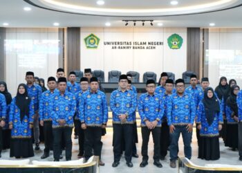 Sebanyak 38 Aparatur Sipil Negara ASN UIN ArRaniry Banda Aceh resmi dikukuhkan sebagai Dewan Pengurus Korps Pegawai Republik Indonesia KORPRI unit kampus tersebut pada Kamis 23102025 KETIKKABARcom Sebanyak 38 Aparatur Sipil Negara ASN UIN Ar Raniry Banda Aceh resmi dikukuhkan sebagai Dewan Pengurus Korps Pegawai Republik Indonesia KORPRI unit kampus tersebut pada Kamis 23102025