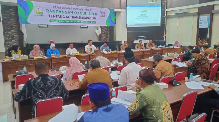 DPRA melalui Komisi V menyelenggarakan Rapat Dengar Pendapat Umum RDPU terhadap Rancangan Qanun Raqan Aceh tentang Penyelenggaraan Transmigrasi di ruang Serba Guna DPRA Selasa 2110 KETIKKABARcom DPRA melalui Komisi V menyelenggarakan Rapat Dengar Pendapat Umum RDPU terhadap Rancangan Qanun Raqan Aceh tentang Penyelenggaraan Transmigrasi di ruang Serba Guna DPRA Selasa 2110