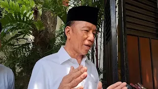 Presiden Prabowo Subianto foto bersama dengan penerima Anugerah Guru Indonesia 2025 pada acara Puncak Peringatan Hari Guru Nasional 2025 yang diselenggarakan di Indonesia Arena Jakarta pada Jumat 28 November 2025 Foto BPMI SetpresLaily Rachev KETIKKABARcom Presiden Prabowo Subianto foto bersama dengan penerima Anugerah Guru Indonesia 2025 pada acara Puncak Peringatan Hari Guru Nasional 2025 yang diselenggarakan di Indonesia Arena Jakarta pada Jumat 28 November 2025 Foto BPMI SetpresLaily Rachev