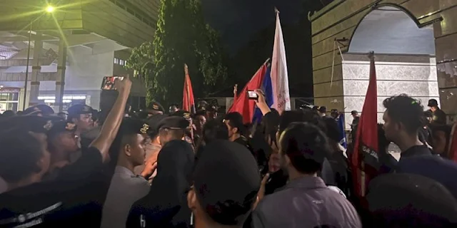 Ⓒ Hak cipta foto di atas dikembalikan sesungguhnya kepada pemilik foto KETIKKABARcom Ⓒ Hak cipta foto di atas dikembalikan sesungguhnya kepada pemilik foto