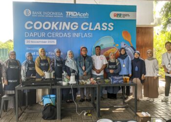 Bank Indonesia (BI) Perwakilan Aceh menggelar edukasi publik lewat cooking class bertajuk Dapur Cerdas Inflasi di Hoko Coffee Lambhuk, Banda Aceh, Kamis (20/11/2025).