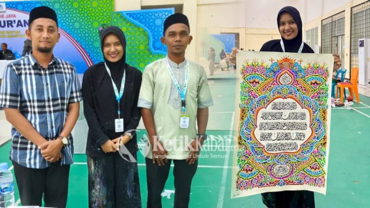 Durratul Irfana Peserta Cabang Khattil Quran Utusan Kabupaten Aceh Besar Pasca Lomba di Gedung Tgk Syiek Pante Geulima Meureudu Pidie Jaya Kamis 06112025 FOTO MC ACEH BESARFoto KolaseKETIKKABARcomIst