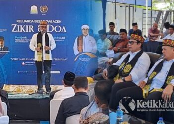 Kasubbid Penmas Bidhumas Polda Aceh, AKBP M. Nuzir menghadiri Maulid Nabi, PWI Aceh di Kantor PWI, Kota Banda Aceh, Sabtu (1/11/2025)./Foto: Kolase/KETIKKABAR.com/HUMAS POLDA ACEH