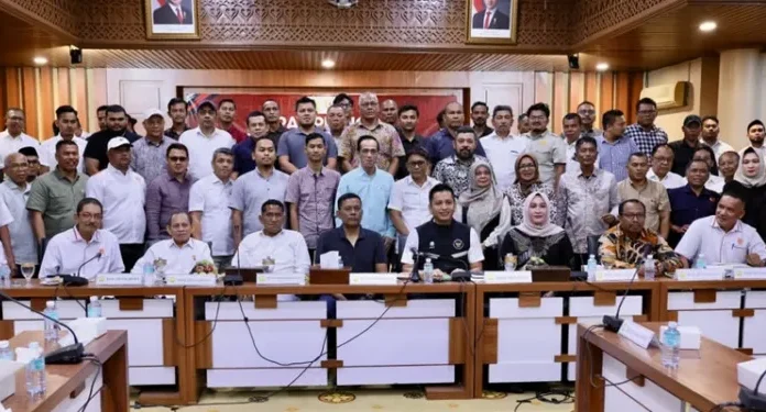 KONI Aceh menggelar rapat pleno perdana usai terbentuknya kepengurusan masa bakti 20252029 yang berlangsung di Aula Serba Guna Setda Aceh Kamis 6 November 2025 KETIKKABARcom KONI Aceh menggelar rapat pleno perdana usai terbentuknya kepengurusan masa bakti 20252029 yang berlangsung di Aula Serba Guna Setda Aceh Kamis 6 November 2025