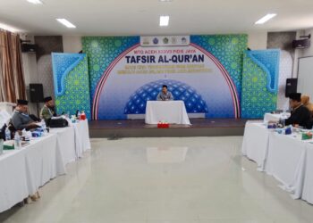 Penampilan Zubirani, Lc pada Final Cabang Tafsir Bahasa Indonesia, Kamis, Meureudu, (06/11/2025). FOTO/MC ACEH BESAR