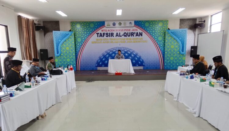 Penampilan Zubirani Lc pada Final Cabang Tafsir Bahasa Indonesia Kamis Meureudu 06112025 FOTOMC ACEH BESAR KETIKKABARcom Penampilan Zubirani Lc pada Final Cabang Tafsir Bahasa Indonesia Kamis Meureudu 06112025 FOTOMC ACEH BESAR