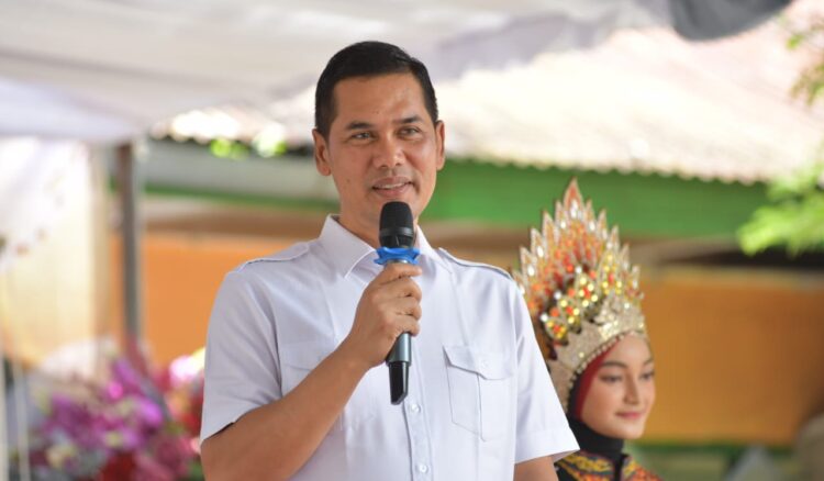 Sekda Aceh M Nasir menghadiri Reuni Akbar Lintas Angkatan dan HUT ke44 Ikatan Alumni SMA Negeri 1 Peusangan di Kabupaten Bireuen Selasa 11112025 KETIKKABARcom Sekda Aceh M Nasir menghadiri Reuni Akbar Lintas Angkatan dan HUT ke 44 Ikatan Alumni SMA Negeri 1 Peusangan di Kabupaten Bireuen Selasa 11112025