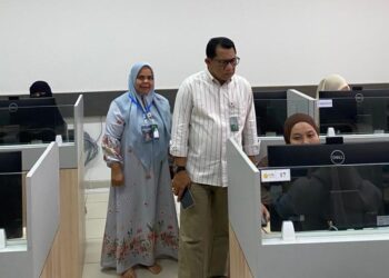 Plt. Dekan Fakultas Keguruan dan Ilmu Pendidikan (FKIP) USK, Dr. Sanusi, M.Si., saat meninjau jalannya ujian/Foto: KETIKKABAFR.com