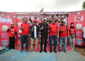 Gubernur Aceh Muzakir Manaf menutup Kejuaraan Provinsi Motocross Grasstrack Pemerintah Aceh Seri ke-4 di Sirkuit MX GTX Cot Gapeuh, Gampong Meuria Paloh, Kecamatan Muara Satu, Kota Lhokseumawe, Minggu (16/11/2025).