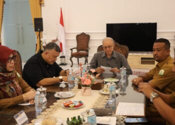 Dinas Sosial Aceh Audiensi dengan Wali Nanggroe Aceh, Paduka Yang Mulia Tgk. Malik Mahmud Al Haythar, yang digelar di Meuligoe Wali Nanggroe, Kota Banda Aceh, pada Selasa, 18 November 2025.