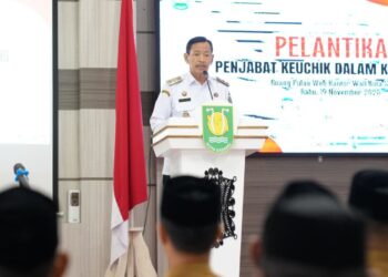Wakil Wali Kota Sabang Suradji Junus melantik 11 Penjabat Pj Keuchik di Aula Pulau Weh Kantor Wali Kota Sabang Jumat 1911Foto HUMAS KETIKKABARcom Wakil Wali Kota Sabang Suradji Junus melantik 11 Penjabat Pj Keuchik di Aula Pulau Weh Kantor Wali Kota Sabang Jumat 1911Foto HUMAS