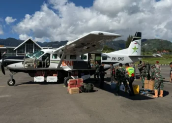 Pesawat BNPB membawa bantuan logistik dan peralatan telah mendarat di Bandara Rembele, Kabupaten Bener Meriah, Provinsi Aceh, Sabtu (29/11). /Foto: (Bidang Komunikasi Kebencanaan / Apri Setiawan)