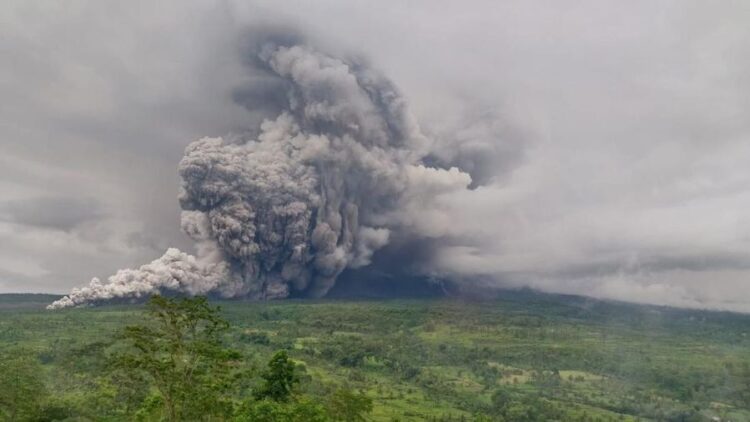 Erupsi gunung Semeru status meningkat jadi siaga Dok Istimewa KETIKKABARcom Erupsi gunung Semeru status meningkat jadi siaga Dok Istimewa