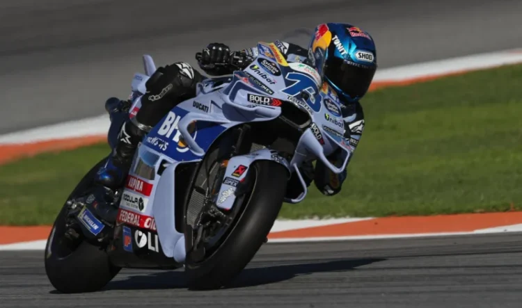 Pembalap Gresini Alex Marquez di Sprint Race MotoGP Valencia 2025 yang berlangsung di Sirkuit Ricardo Tormo Valencia Spanyol pada Sabtu 15112025Foto Ist