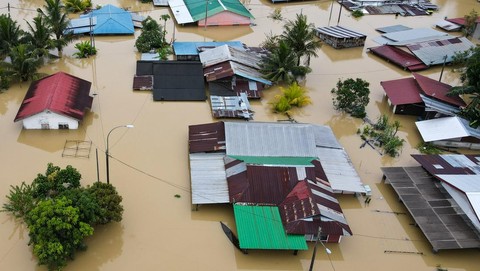 Malaysia diterjang banjir AFPMOHD RASFAN KETIKKABARcom Malaysia diterjang banjir AFPMOHD RASFAN