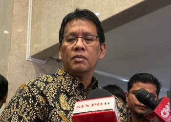 Menteri Keuangan Purbaya Yudhi Sadewa menjawab pertanyaan wartawan di Kompleks Parlemen, Jakarta, Kamis (27/11/2025). Dok: Ist