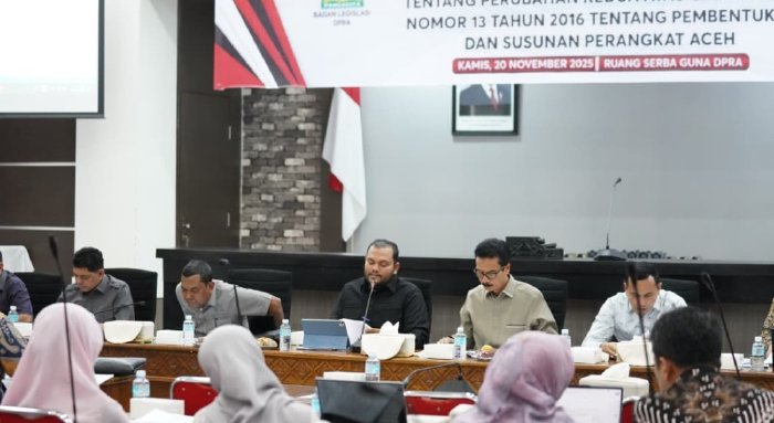 Rapat Dengar Pendapat Umum yang digelar Banleg DPRA membahas revisi dua qanun prioritasQanun SOTK dan Pengelolaan Barang Milik Acehdi Ruang Serbaguna DPRA Kamis 2011 KETIKKABARcom Rapat Dengar Pendapat Umum yang digelar Banleg DPRA membahas revisi dua qanun prioritasQanun SOTK dan Pengelolaan Barang Milik Acehdi Ruang Serbaguna DPRA Kamis 2011