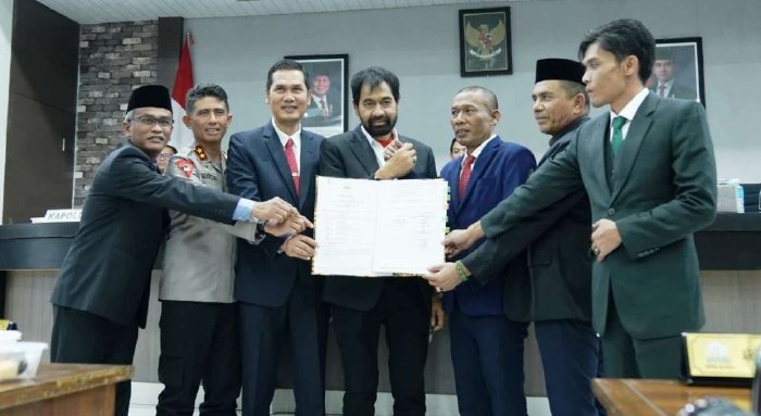 Dewan Perwakilan Rakyat Aceh DPRA menggelar Rapat Paripurna penyampaian Pendapat Akhir FraksiFraksi dan Pendapat Akhir Gubernur Aceh terhadap Rancangan Qanun Aceh tentang APBA Tahun Anggaran 2026 Kamis 2711 KETIKKABARcom Dewan Perwakilan Rakyat Aceh DPRA menggelar Rapat Paripurna penyampaian Pendapat Akhir Fraksi Fraksi dan Pendapat Akhir Gubernur Aceh terhadap Rancangan Qanun Aceh tentang APBA Tahun Anggaran 2026 Kamis 2711