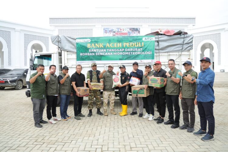 PT Bank Aceh Syariah BAS melalui Program Bank Aceh Peduli kembali menyalurkan bantuan tanggap darurat bagi korban banjir dan tanah longsor di Kabupaten Pidie Jaya Sabtu 13122025 KETIKKABARcom PT Bank Aceh Syariah BAS melalui Program Bank Aceh Peduli kembali menyalurkan bantuan tanggap darurat bagi korban banjir dan tanah longsor di Kabupaten Pidie Jaya Sabtu 13122025