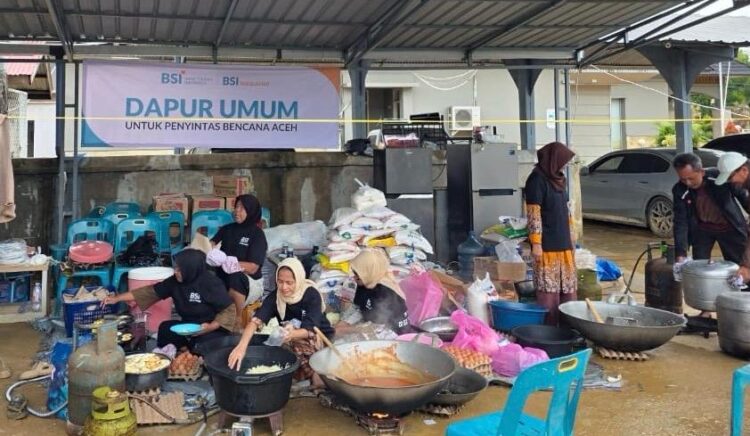 BSI bersama BSI Maslahat dan warga Aceh mendirikan dapur umum dan posko kesehatan di Kabupaten Langsa Provinsi Aceh pada Senin 08122025 KETIKKABARcom BSI bersama BSI Maslahat dan warga Aceh mendirikan dapur umum dan posko kesehatan di Kabupaten Langsa Provinsi Aceh pada Senin 08122025