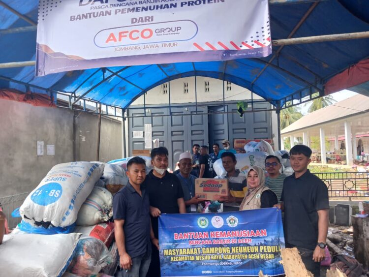 Bantuan Kemanusiaan Gampong Neuheun mengantarkan bantuan ke lokasi terdampak di Gampong Meunasah Raya Kecamatan Meurah Dua Kabupaten Pidie Jaya Sabtu 13122025 KETIKKABARcom Bantuan Kemanusiaan Gampong Neuheun mengantarkan bantuan ke lokasi terdampak di Gampong Meunasah Raya Kecamatan Meurah Dua Kabupaten Pidie Jaya Sabtu 13122025