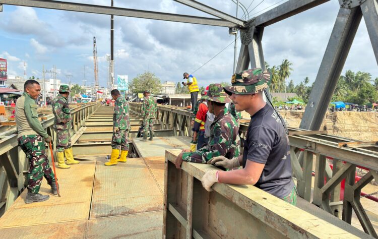 Pembangunan Jembatan Bailey Kuta Blang yang menghubungkan Kabupaten Bireuen dengan Kabupaten Aceh Utara