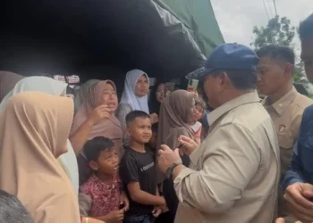 Presiden RI Prabowo Subianto saat melakukan kunjungan penanggulangan bencana di Aceh pada Minggu 7122025 KETIKKABARcom Presiden RI Prabowo Subianto saat melakukan kunjungan penanggulangan bencana di Aceh pada Minggu 7122025