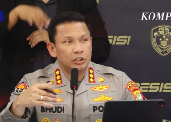 Kabid Humas Polda Metro Jaya Kombes Pol Budi Hermanto menyatakan menghentikan penyidikan terhadap Eggi Sudjana (ES) dan Damai Hari Lubis (DHL) dalam kasus dugaan tudingan ijazah palsu, rabu 14/1/2026/FOTO: Tangkap Layar Youtube Kompas TV.