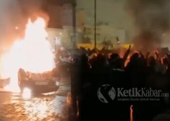 Demonstrasi besar yang mengguncang Iran (FOTO: Kolase KETIKKABAR.com/Youtube