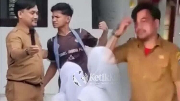 Kekerasan yang melibatkan seorang guru dan sejumlah siswa di SMK Negeri 3 Tanjung Jabung Timur Tanjabtim Jambi Selasa pagi 1312026 FOTO Kolase KETIKKABARcomIst KETIKKABARcom Kekerasan yang melibatkan seorang guru dan sejumlah siswa di SMK Negeri 3 Tanjung Jabung Timur Tanjabtim Jambi Selasa pagi 1312026 FOTO Kolase KETIKKABARcomIst